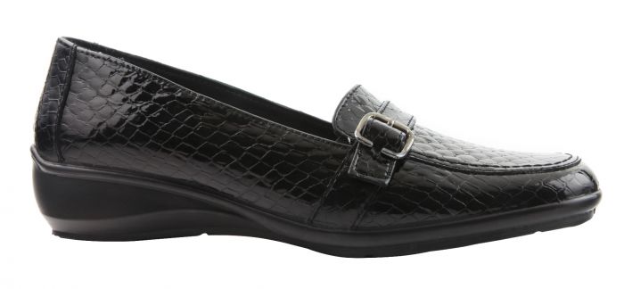 comfortable black slip on shoes